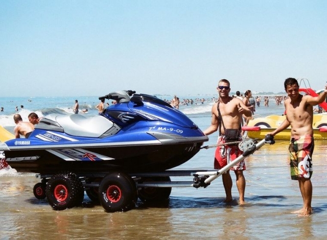  Preparare la moto d'acqua 